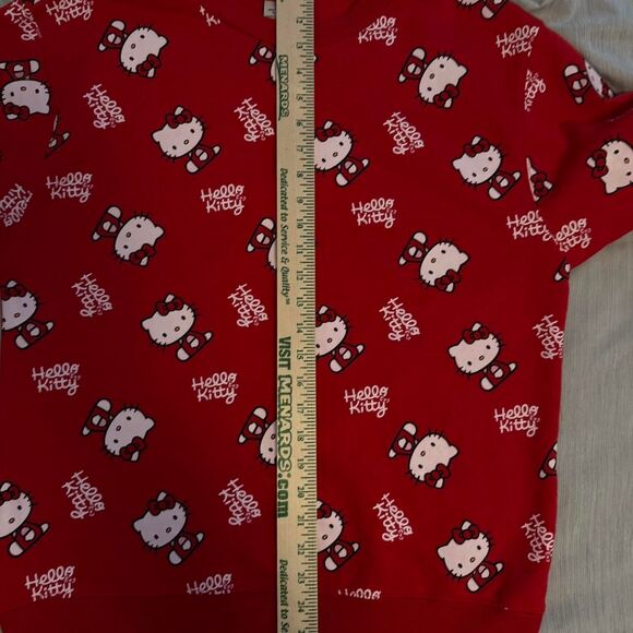 Sanrio Hello Kitty Women's Red and White Sweatshirt RN#115665 Size Medium - Picture 6 of 8
